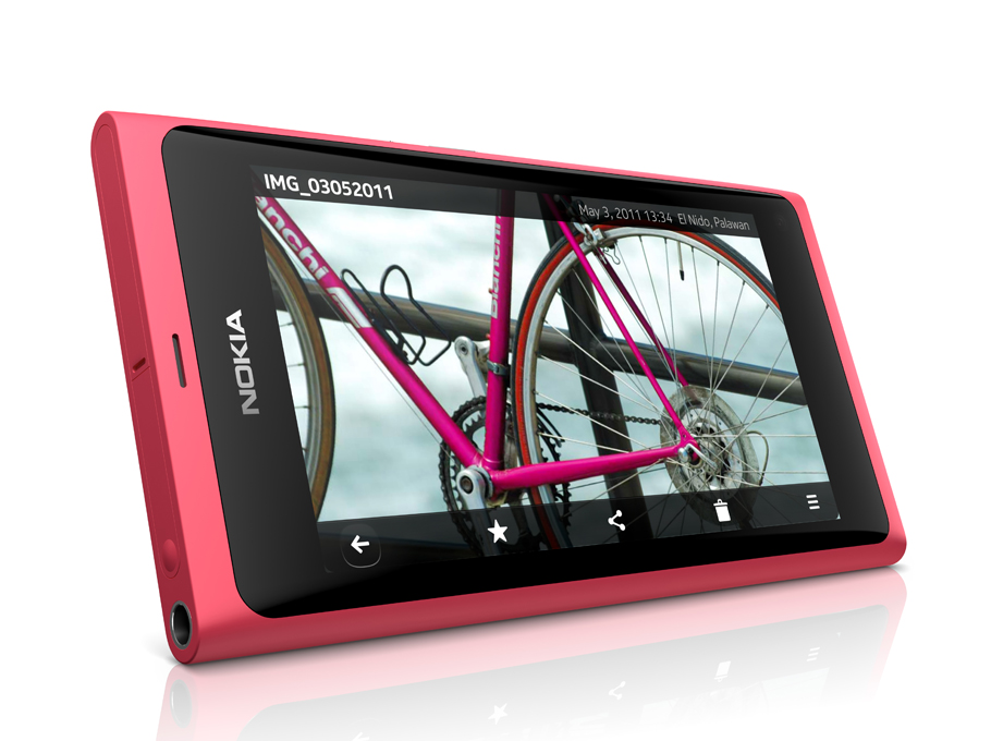Nokia-N9_magenta_1
