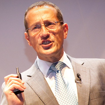 Richard-Quest-featured