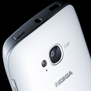 Nokia-710b1