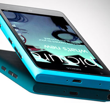 1Nokia-Lumia-900-cyan1_360