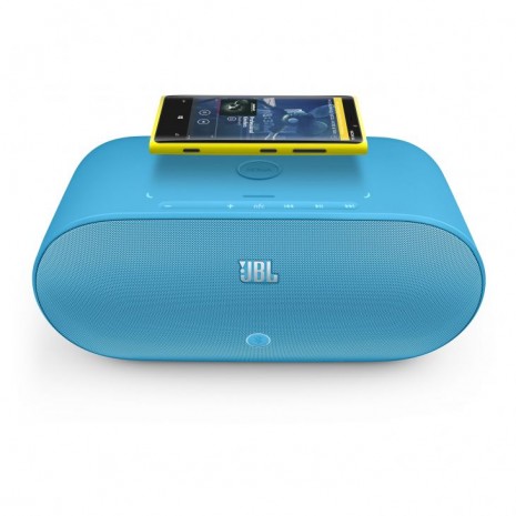 700-jbl-powerup-wireless-charging-speaker-for-nokia-with-nokia-lumia-920-e1351500269460