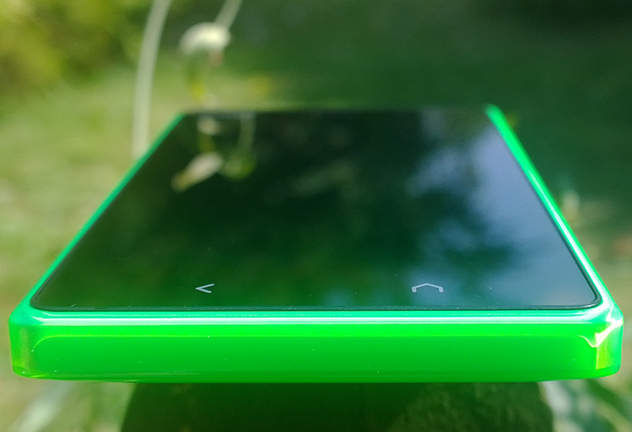 Nokia-X2-back_home-buttons_ft