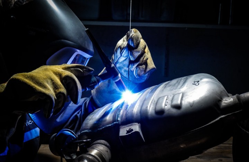 2D depiction of a welder.