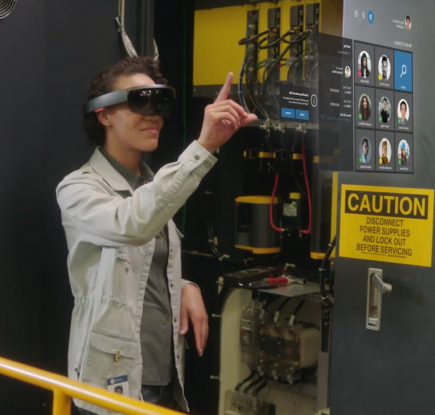 Microsoft Dynamics 向けの AI と Mixed Reality (複合現実) の新たなビジネス アプリを発表