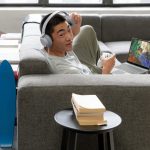 Surface Laptop Go 2 を発表