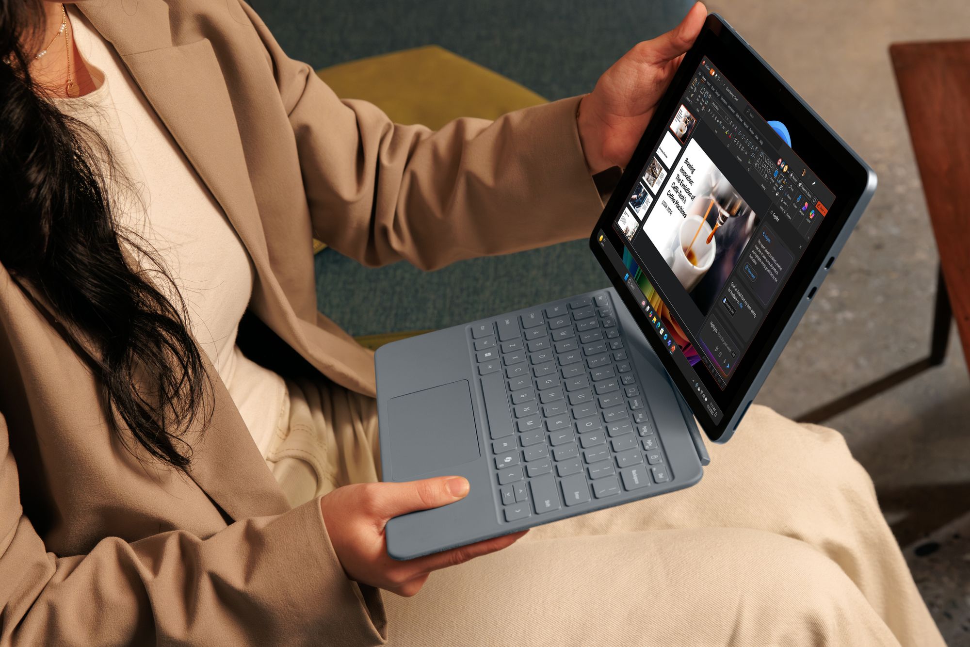 日々の生活をもっと快適に: Surface Pro 12 インチ キーボードの裏側