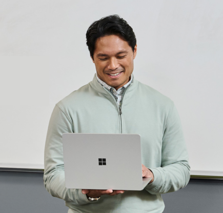 Surface の Copilot+ PC が実現する AI を活用したエクスペリエンスで教育と学習の質を高める
