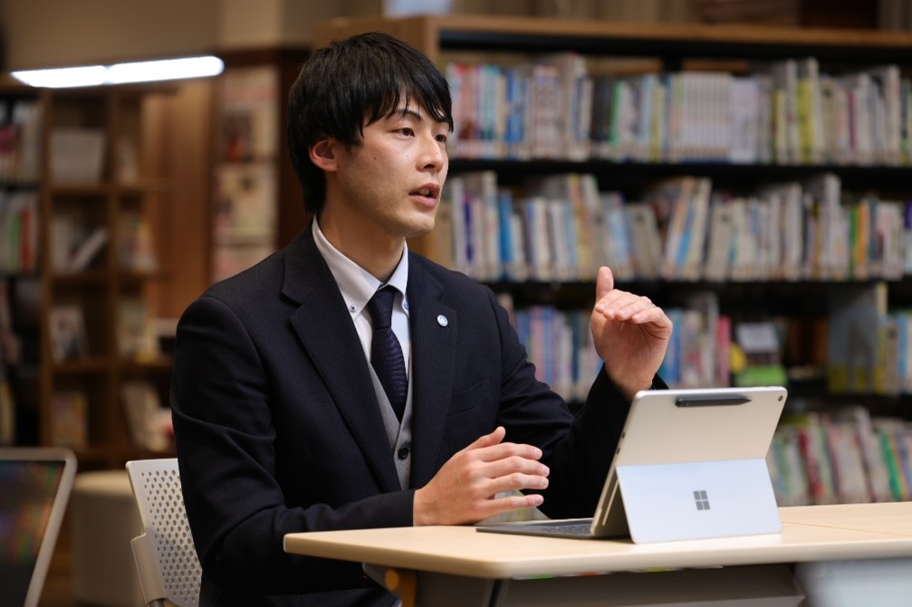 聖和女子学院中学校高等学校　依藤 慎一朗氏