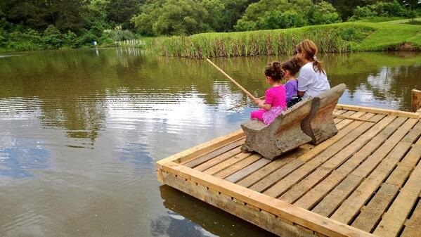 1020day-girlsfishing-ervinfloresnic