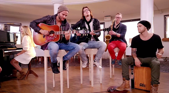 Niila -Bottle of Wine- - LIVE recording with Nokia Lumia 1520_700