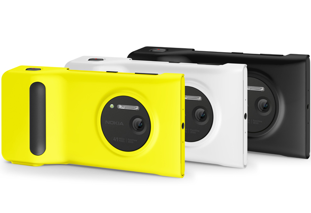 Nokia-Lumia-1020-with-camera-grip