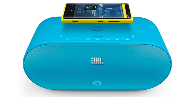 JBL-PowerUp-Wireless-Charging-Speaker-for-Nokia1