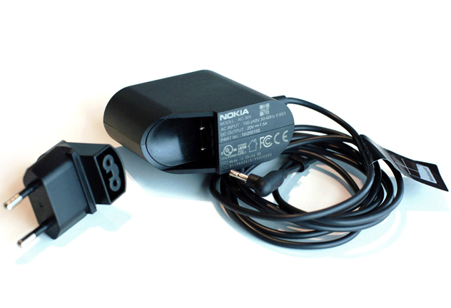2520-charger-feat