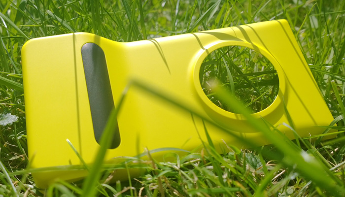 Nokia-Camera-Grip-for-Lumia-1020