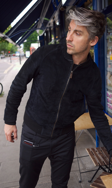 Wireless-charging-trousers-inpost2