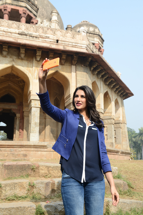 12 Nargis takes a selfie at LodhiTomb to kickstart RomancingIndia on Lumia535 pic3