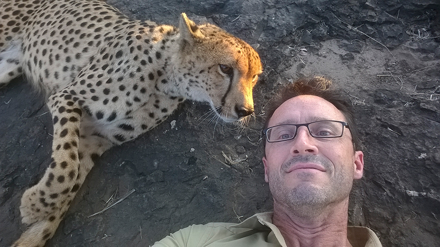 Stephen-Alvarez-and-cheetah