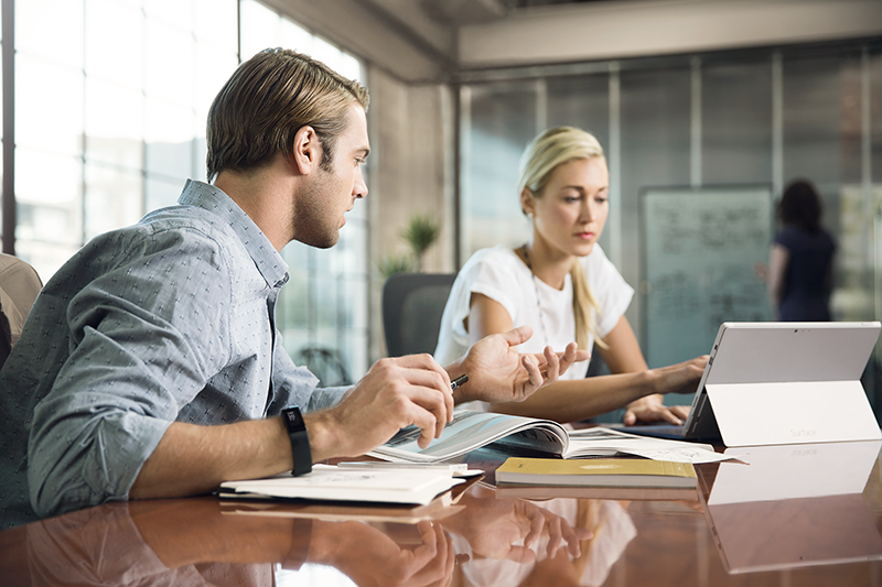 Microsoft-Band_Lifestyle_M2_800