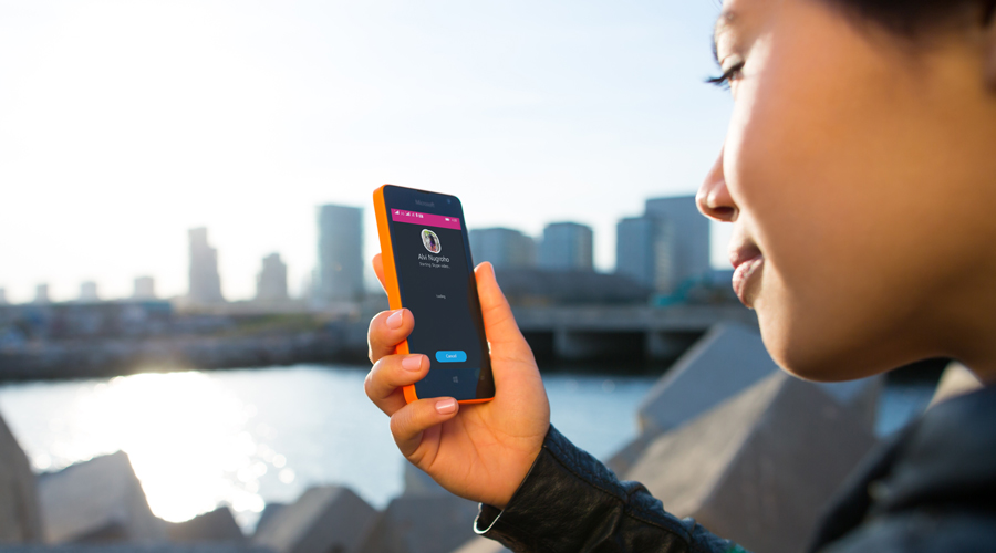 Lumia-430_Skype-calling