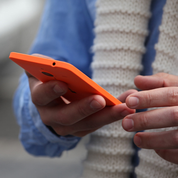 Lumia-640-orange