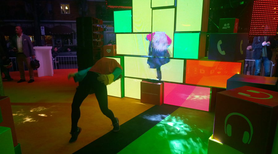 Salone-del-Mobile_dance