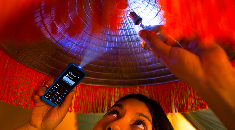 Nokia_105_flashlight