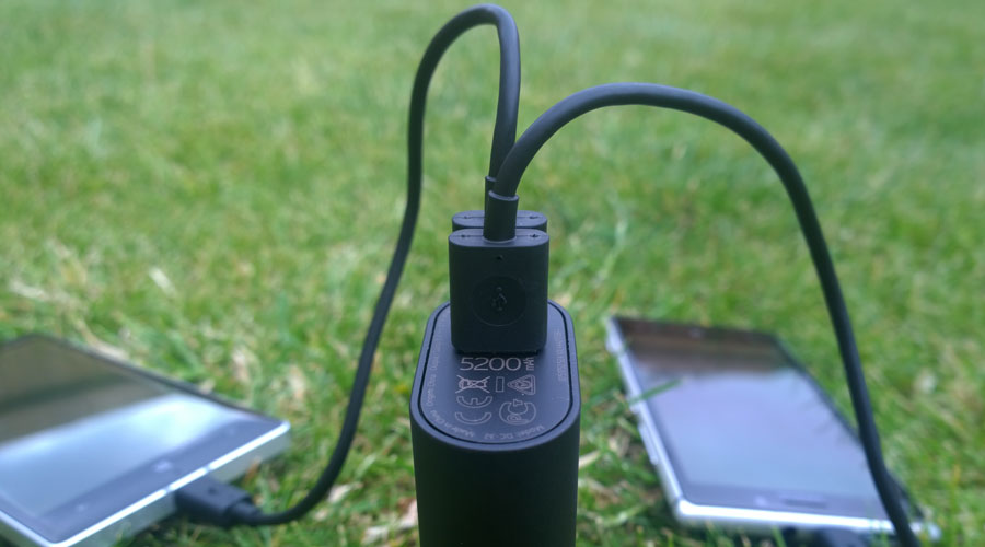 Microsoft-Portable-Dual-charger-gallery_two-Lumia-top