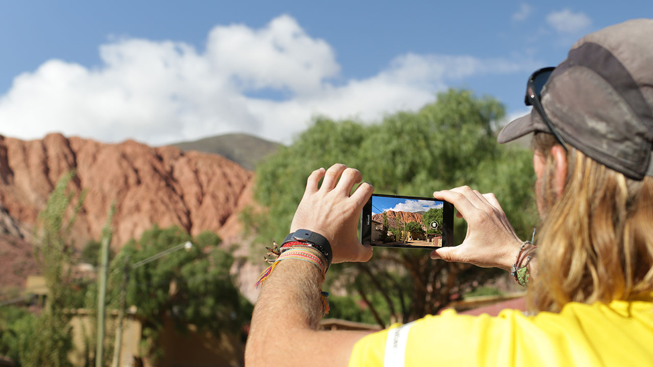 Jami Ramsay taking a picture with Lumia 950 XL.