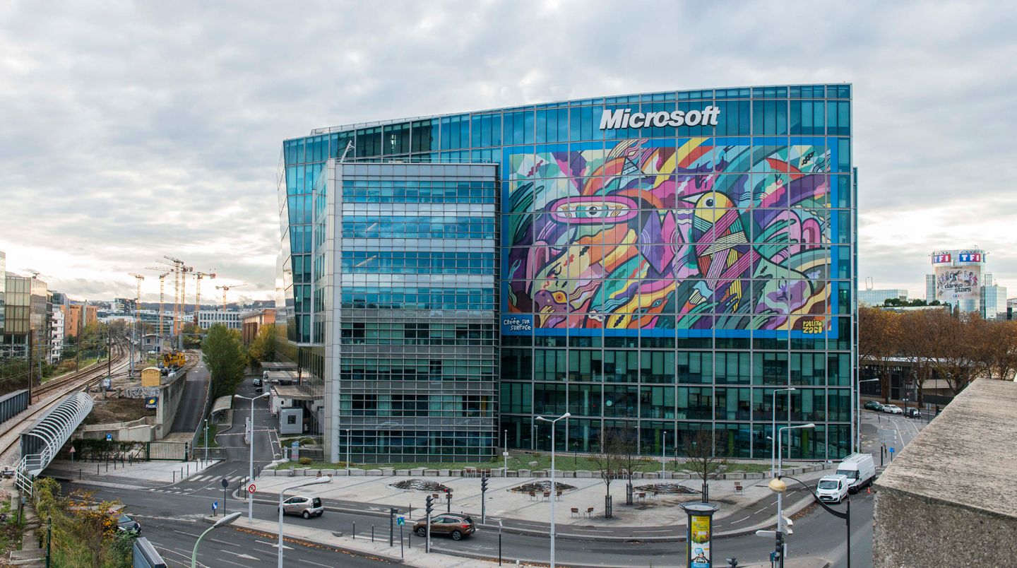 Pablito's 870 square meter mural on the side of the Microsoft France office in Paris.
