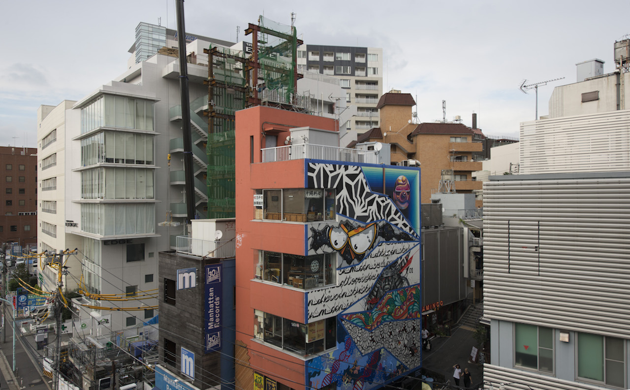 Frankie Cihi's mural in Tokyo.