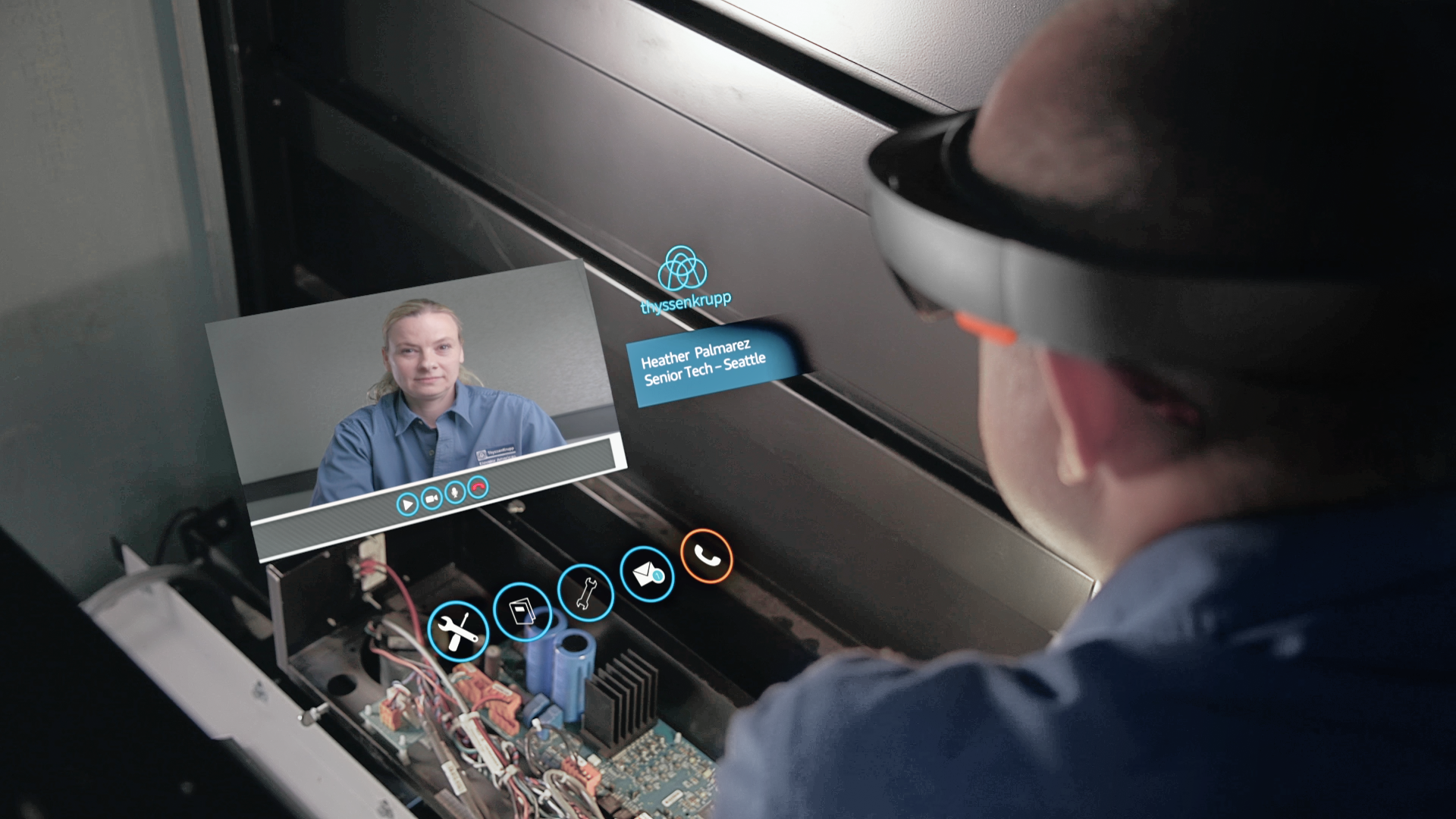 With Skype on HoloLens, technicians can be hands free while on the job, even when making remote calls to subject-matter experts and sharing holographic instructions between users. 