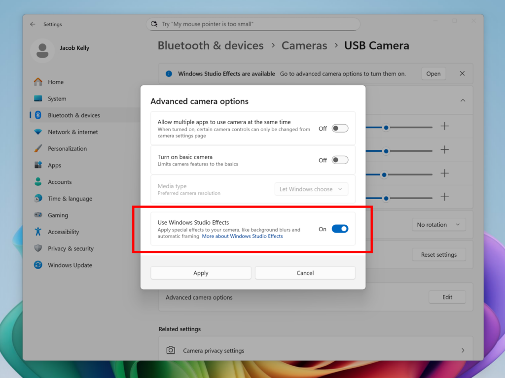 Nouvelle option dans les paramètres pour activer la possibilité d'utiliser les effets Windows Studio sur une caméra supplémentaire mise en évidence dans une case rouge.