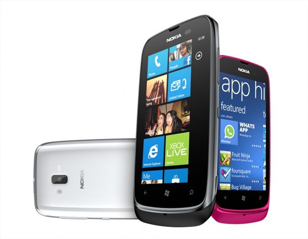 700-nokia-lumia-610-group