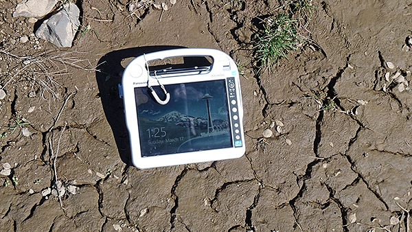 Panasonic Toughbook H2 in mud 600jpg